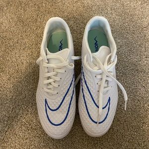 NEVER WORN Women’s size 7.5 Nike Hypervenom soccer cleats